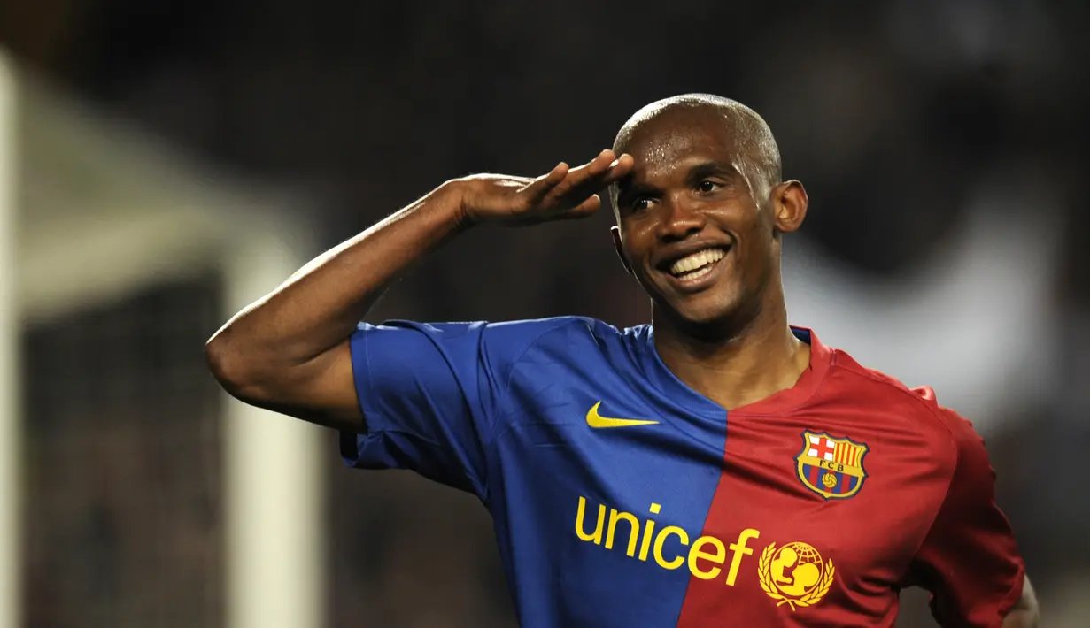 Samuel Eto'o  - Samuel Eto'o merupakan predator mematikan yang pernah dimiliki Barcelona pada 2004-2009. Selama lima musim berkostum Barcelona, Eto'o mencatatkan 130 gol dari 199 penampilan di berbagai kompetisi. (AFP/Lluis Gene)