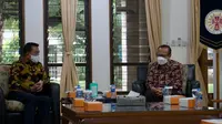 Kepala Kantor Staf Presiden (KSP) Moeldoko menemui Uskup Keuskupan Agung Jakarta (KAJ) Kardinal Ignatius Suharyo di Katedral Jakarta, Senin (6/12/2021), untuk menyampaikan kebijakan pemerintah terkait Natal dan Tahun Baru (Nataru). (Ist)