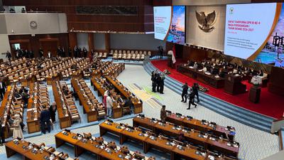 Paripurna DPR Sahkan RUU Perlindungan Ketenagakerjaan, Begini Suasana di Ruang Sidang