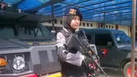  Bripda Adri Chroin Ade Oktami, sniper cantik dari Brimob Yogyakarta. (Liputan6.com/Fathi Mahmud)
