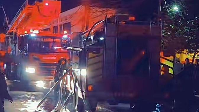 Kebakaran Ruko di Tanah Abang, 12 Unit Damkar Dikerahkan