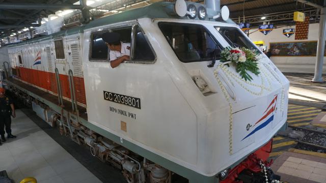 Hasil gambar untuk kereta joglosemar kerto