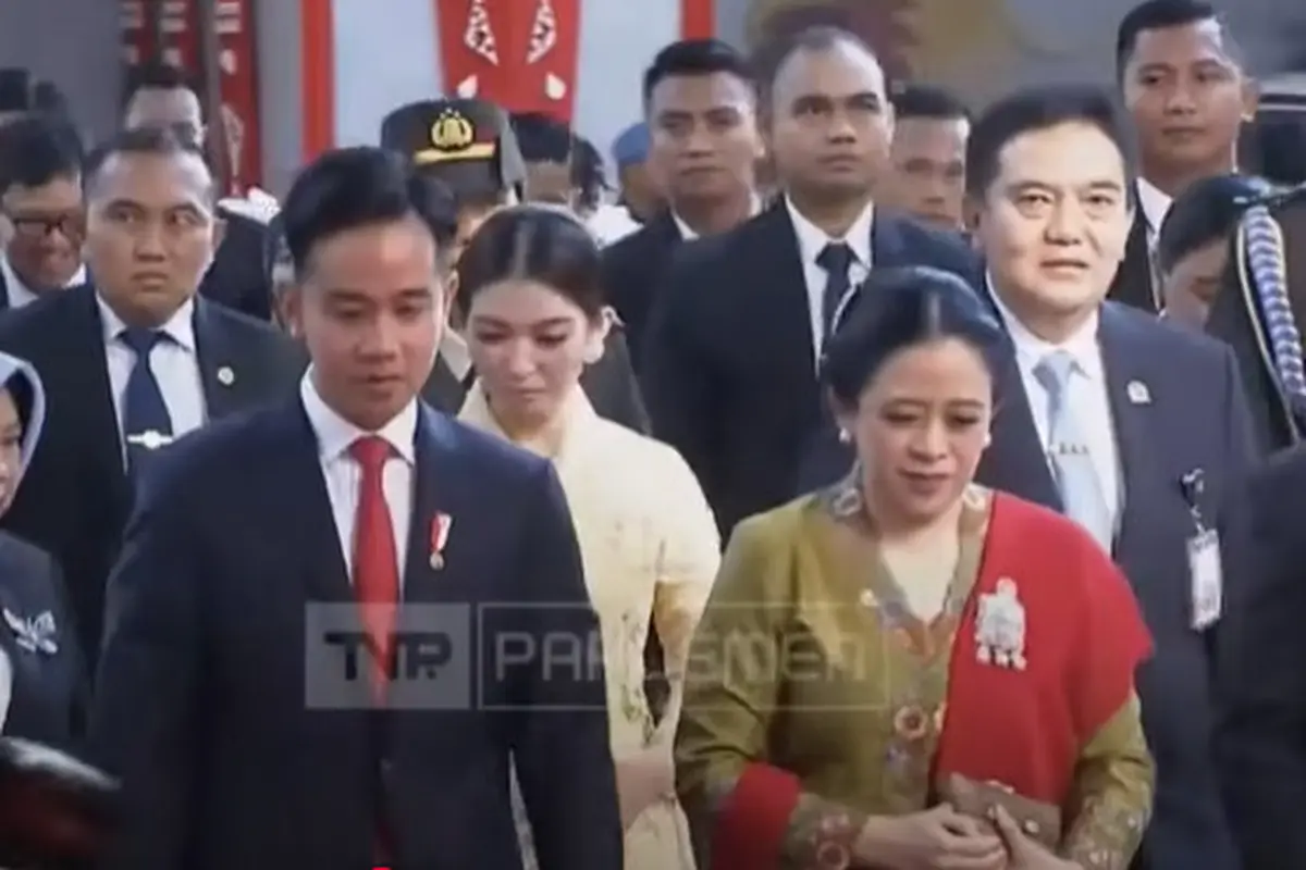 Gibran Tiba di Sidang Tahunan MPR Naik MV3 Garuda Limousine, Disambut Puan Maharani