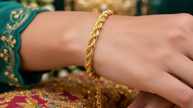 Model Gelang Emas Hollow Elegan untuk Kondangan