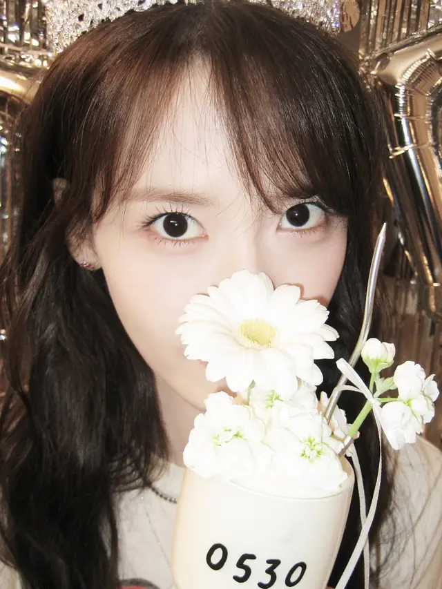 Makeup Yoona SNSD Rayakan Ulang Tahun ke-36. [@limyoona__official]