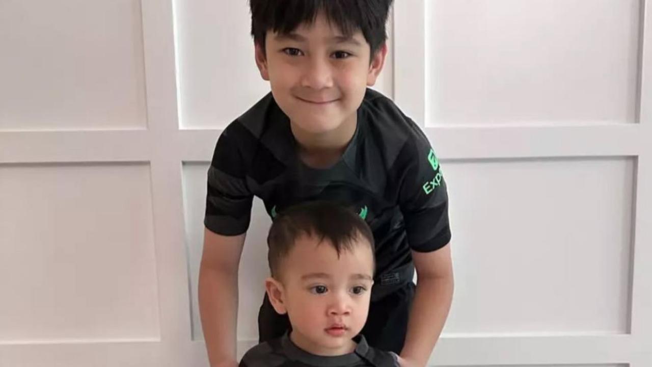 Foto Kecil Rafathar dan Rayyanza  Bak Pinang Dibelah Dua, Mirip Banget Sampai Bikin Netizen Heboh