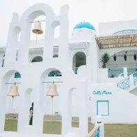 Restoran dengan suasana khas Santorini yang bisa dinikmati di ujung Pulau Jawa