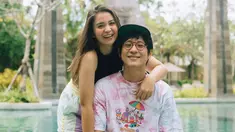 Putri Titian dan Junior Liem resmi menikah pada pada 21 Mei 2016. Dari pernikahannya tersebut, pasangan selebriit ini telah dikaruniai dua orang anak laki-laki yang diberi nama Theodore Iori Liem dan Mykah Iago Liem. Pasangan ini pun selalu tampil harmonis dan kerap tampil mesra dalam berbagai kesemaptan. (Liputan6.com/IG/@putrititian)