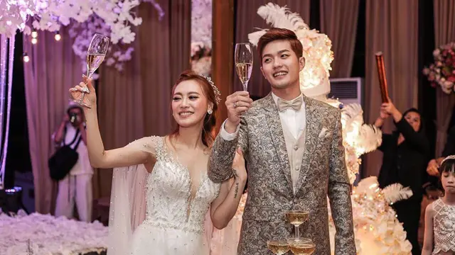 Foto Maternity Lee Jeong Hoon dan Monique Octaviani