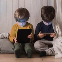 Sahabat Fimela, yuk simak strategi untuk digital detoks yang bisa dilakukan anak bersama keluarga! [Dok/freepik.com]