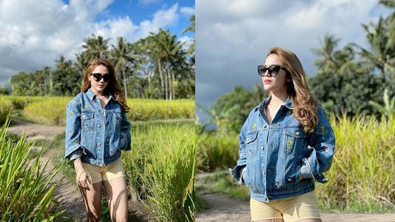 5 Potret Dara Rafika Eks Trio Macan saat Liburan Ke Yogyakarta