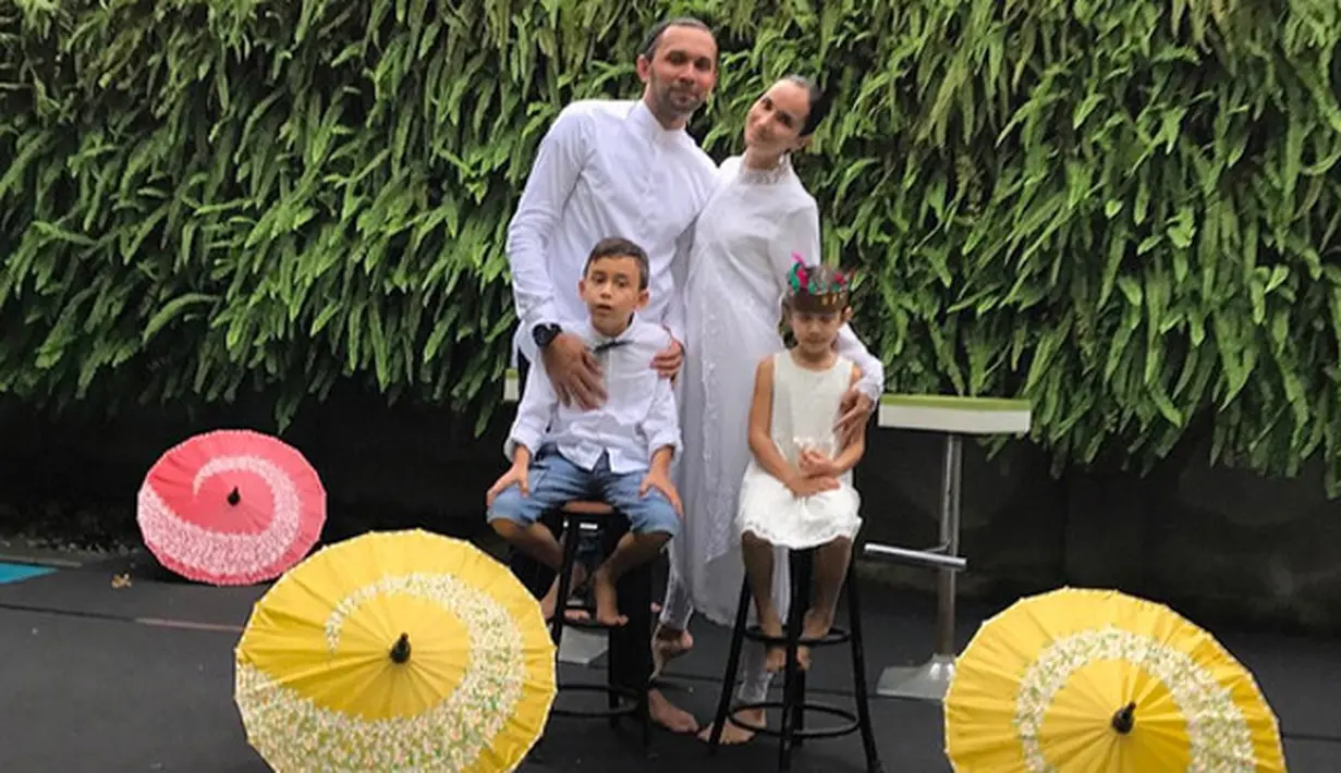 Momen puasa biasanya dijadikan sebagai ajang berkumpul bersama dengan keluarganya. Bulan yang penuh berkah itu juga paling ditunggu-tunggu oleh Teuku Zacky. (Instagram/teukuzacky)