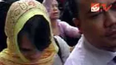 Artis cantik Luna Maya Senin (19/7) siang mendatangi Bareskrim Mabes Polri untuk menunaikan wajib lapor sebagai tersangka kasus video porno. 