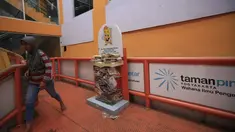 Taman Pintar Yogyakarta menjadi salah satu tujuan utama bagi para pecinta buku, Yogyakarta, Selasa (3/11/2015). Selain banyak pilihan, toko buku di Taman Pintar terkenal dengan harga yang murah. (Boy Harjanto)