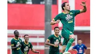 5 Gaya Selebrasi Mahmoud Eid Selama Pramusim, Striker Tajam Persebaya (sumber: Instagram.com/officialpersebaya)