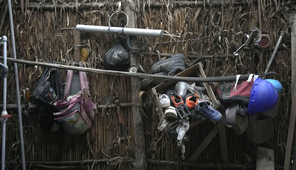 Peru mengambil langkah-langkah luar biasa seperti melarang rumah tangga mengisi vas bunga dengan air. (AP Photo/Martin Mejia)