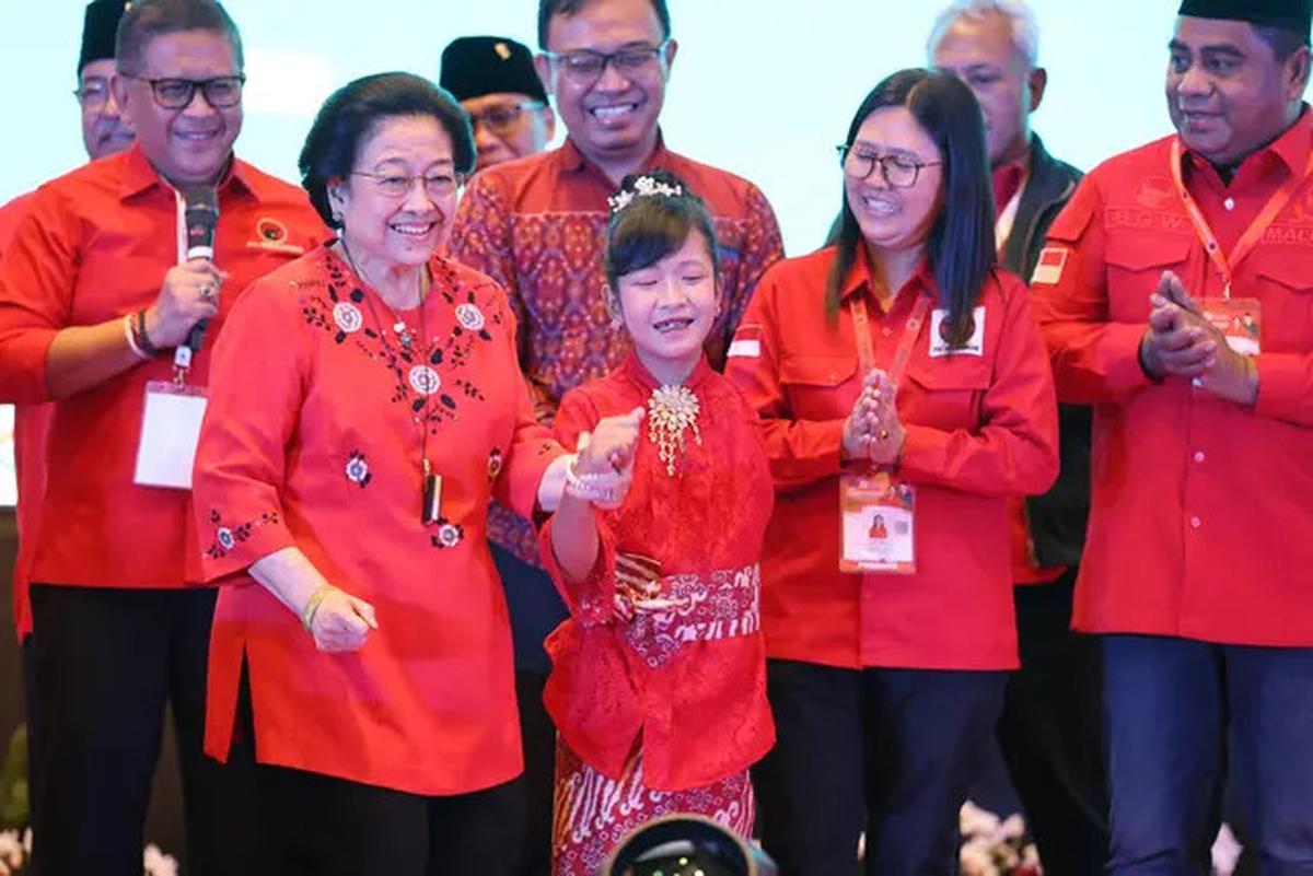 Diberi Lukisan Srikandi Memegang Panah, Megawati: Saya Disuruh Memanah Siapa?