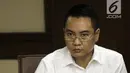 Terdakwa mantan anggota DPR, Fayakhun Andriadi mendengar keterangan saksi dalam sidang dugaan suap Bakamla di Pengadilan Tipikor, Jakarta, Rabu (12/9). Sidang beragendakan mendengarkan keterangan saksi Jaksa Penuntut Umum. (Liputan6.com/Herman Zakharia)