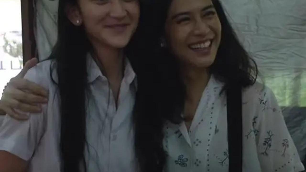 6 Potret Pemain AADC ke Lokasi Syuting Rangga &amp; Cinta, Nostalgia 23 Tahun Lalu