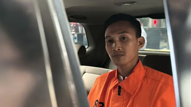 Ajudan gubernur Riau ditahan KPK
