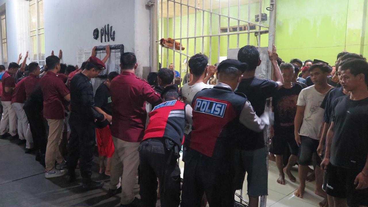 Razia Besar-besaran di Lapas Pemuda Tangerang, Ditemukan Bungker Berisi Barang Terlarang