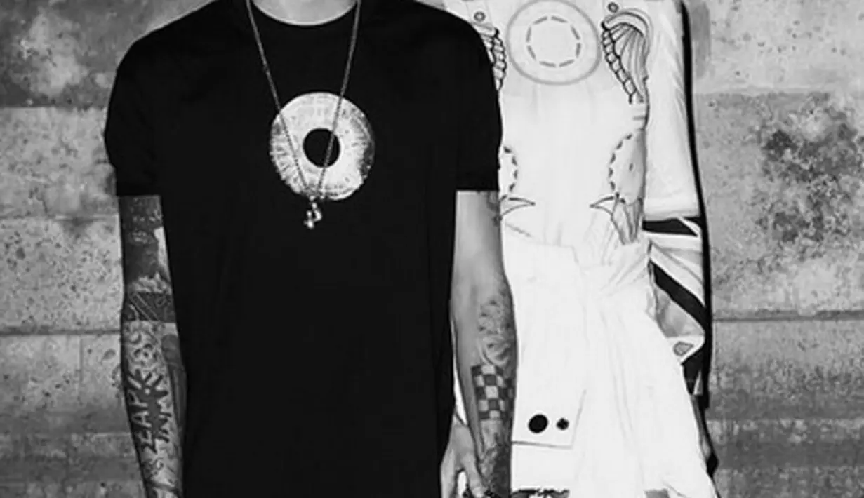 Tersiarkabar juga, saat pergi menghabiskan waktu bersama ibu dan adik kekasihnya itu, Gigi tampak mengendarai mobilnya sendiri tanpa bantuan sopir.  (Instagram/zaynmalik)