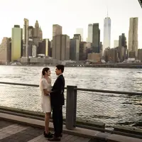 Foto prewedding Enzy Storia dan Molen Kasetra di New York (Foto: Instagram @enzystoria)