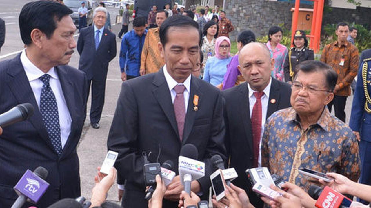 Jokowi seperti berjalan di antara perampok & berenang bersama hiu