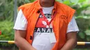 Staf Kemenpora Eko Triyanto tiba di Gedung KPK, Jakarta, Kamis (14/2). Eko diperiksa sebagai tersangka terkait dugaan menerima suap dana hibah dari Kemenpora ke KONI sebesar Rp 17 miliar. (Merdeka.com/Dwi Narwoko)