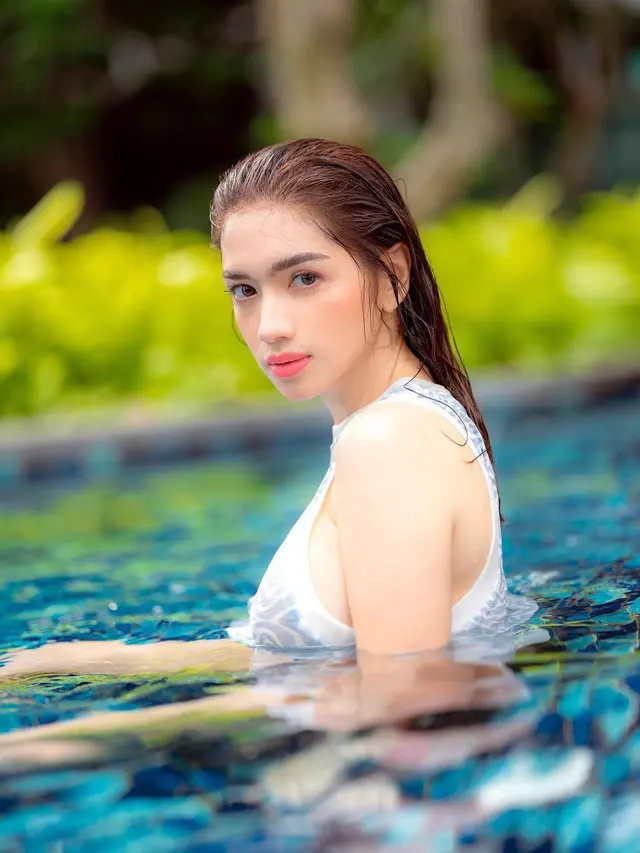 Angel Karamoy tampak masih belia meski anaknya sudah remaja (Instagram/realangelkaramoy)