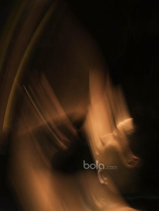 Tunggal putra Malaysia, Lee Chong Wei, mengembalikan kok saat melawan tunggal India, Prannoy H S, pada laga BCA Indonesia Open di JCC, Jakarta, Kamis (15/6/2017). Chong Wei kalah 10-21 dan 18-21. (Bola.com/Vitalis Yogi Trisna)