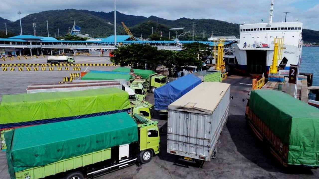 Kemenhub Ingatkan Truk Sumbu Tiga Patuhi Pembatasan Operasional Selama Nataru 2025/2026