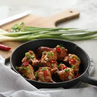 Ayam goreng cabai./Copyright&nbsp;freepik.com/author/racool-studio