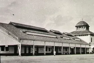 Stasiun Semarang Tawang beberapa bulan setelah diresmikan (Buku Sejarah Perkeretaapian Indonesia: Dulu, Kini, dan Mendatang)