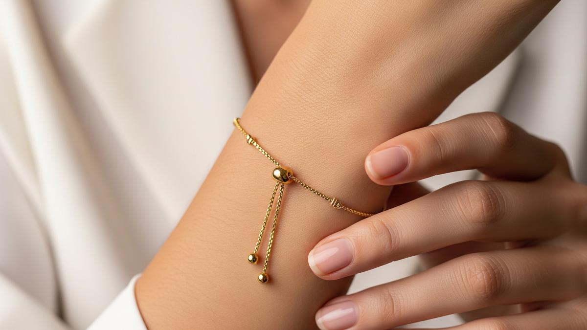 7 Tips Memilih Gelang Emas Agar Tidak Terlihat Tua, Tampil Modern dan Elegan