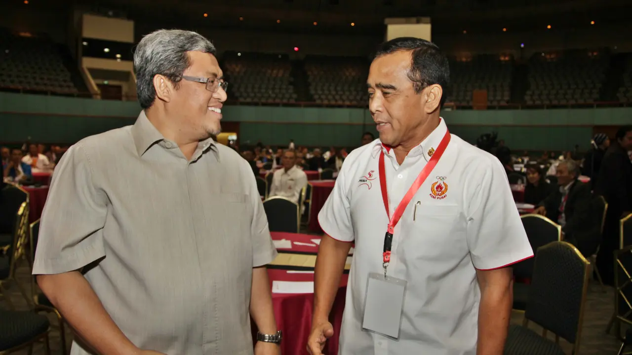 Gubernur Jawa Barat Ahmad Heryawan dan Ketua umum KONI Pusat Tono Suratman