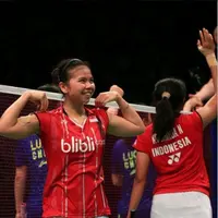 Meraih runner up di Indonesia Open 2015, netizen banjiri Greysia dan Nitya dengan dukungan.