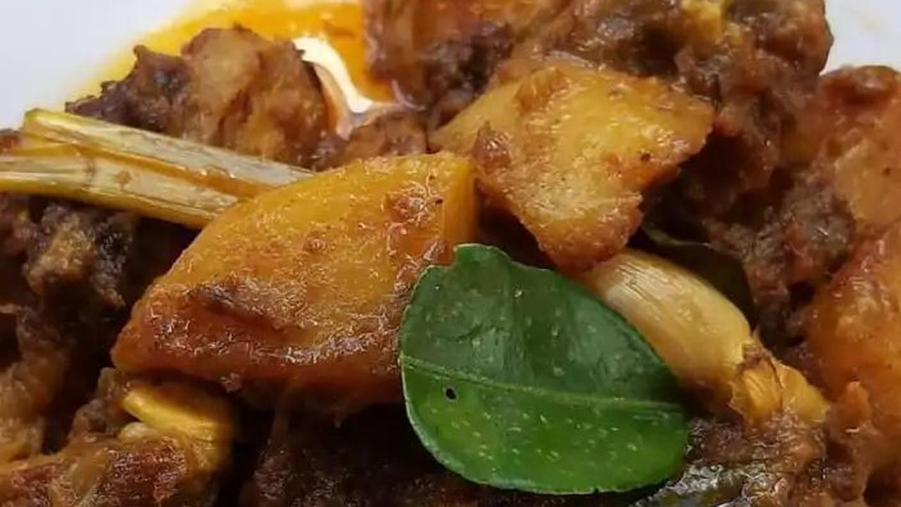 <b>3. Krengsengan Kentang Daging Sapi</b><br>