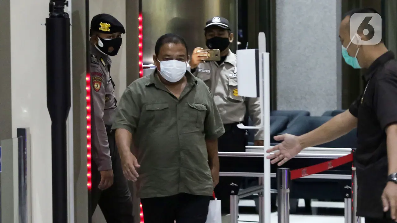 FOTO: Terkena OTT, Bupati Langkat Terbit Rencana Perangin Angin Tiba ke Gedung KPK