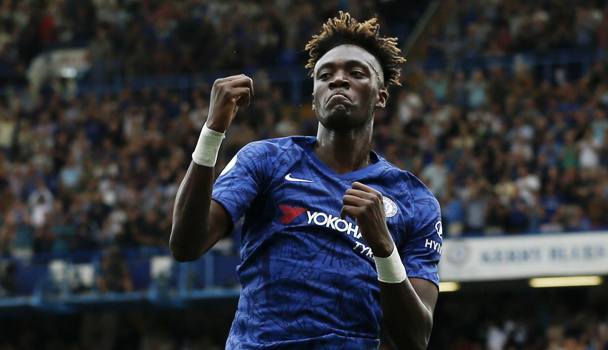 1. Tammy Abraham (Chelsea) – Pemain muda asal Inggris ini menjadi striker andalan The Blues besutan Frank Lampard. Total 7 gol sudah Ia koleksi di Premier League musim ini. (AFP/Ian Kington)