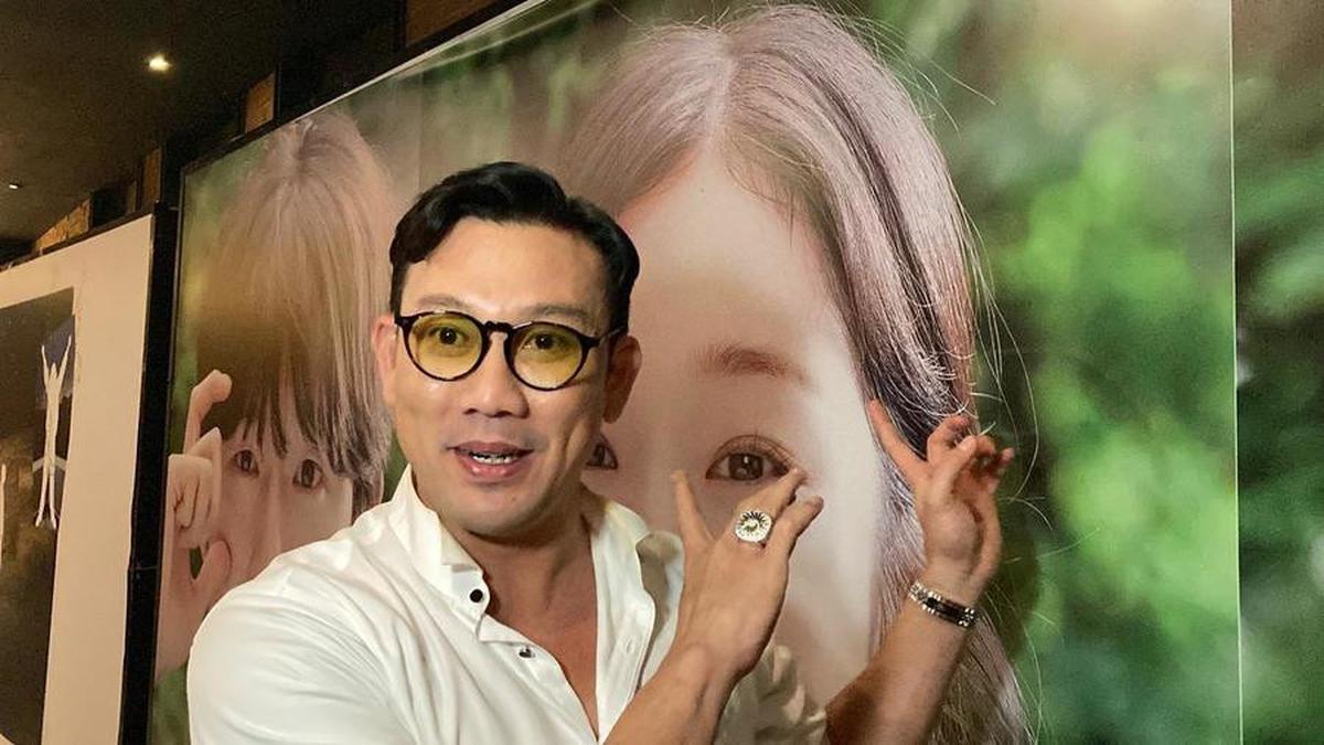 Rayakan Natal di Singapura, 8 Potret Denny Sumargo Ungkapkan Akan Kenalkan Baby Biel ke Keluarga Besar Sang Istri