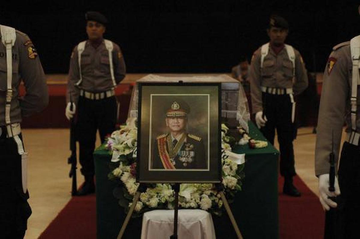 Mantan Kapolri Dibyo Widodo dimakamkan