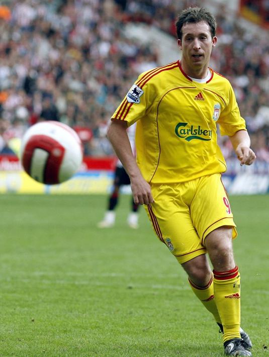 Ia berhasil menciptakan gol ke-50 pada laga ke-88. Total bersama Liverpool, Fowler berhasil mencetak 266 gol dari 128 laga. (AFP/Andrew Yates)