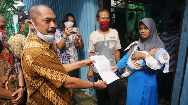Wali Kota Solo Antar Pulang Penghuni Pertama Karantina