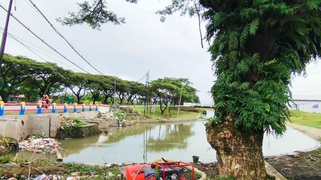 BNPB Ungkap Sampah Jadi Biang Kerok Banjir Demak di Karanganyar, Penanganan Darurat Dilakukan
