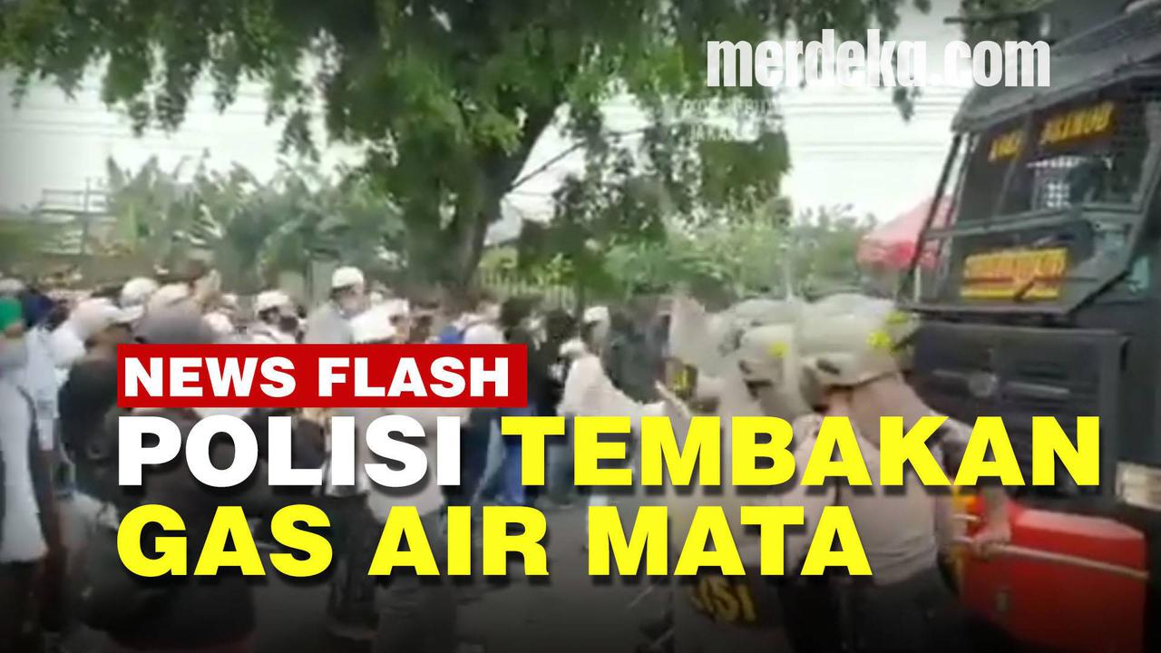 VIDEO: Jelang Sidang Vonis Rizieq Shihab, Simpatisan Bentrok dengan Aparat