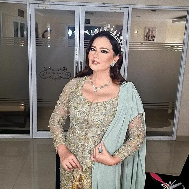 Dikabarkan Segera Lepas Status Janda, Ini 5 Fakta Pernikahan Catherine Wilson