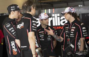 Dua pembalap Aprilia, Jorge Martin dan Marco Bezzecchi. (Mirco Lazzari gp / GETTY IMAGES NORTH AMERICA / Getty Images via AFP)