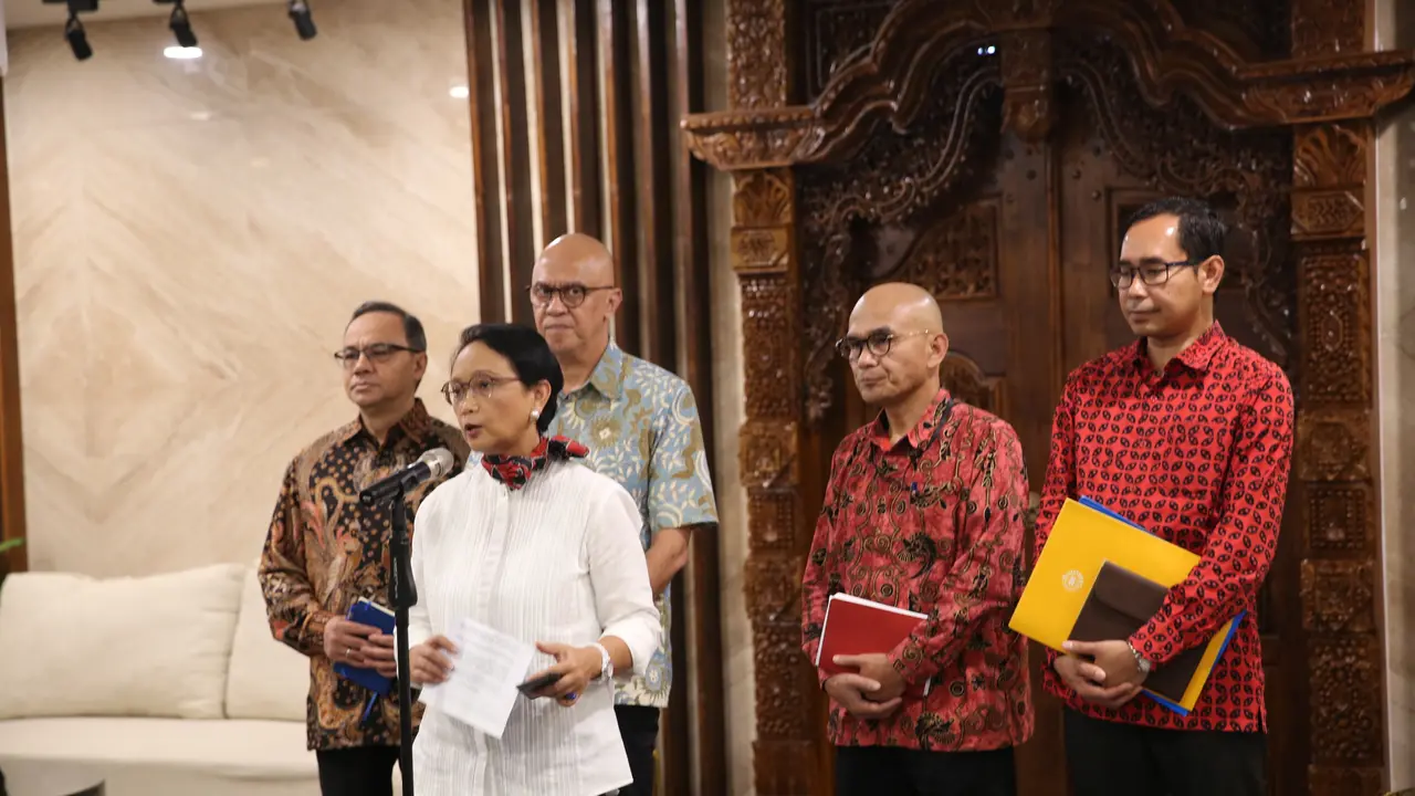 Menteri Luar Negeri RI Retno Marsudi ketika mengadakan konferensi pers terkait proses evakuasi WNI dari Wuhan pada Jumat 31 Januari 2020.