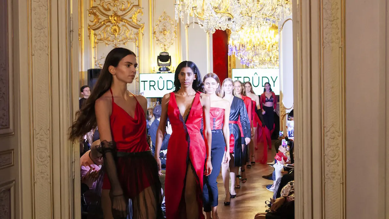 Wujudkan Impian untuk Berkarya di Paris bersama Fashion Division